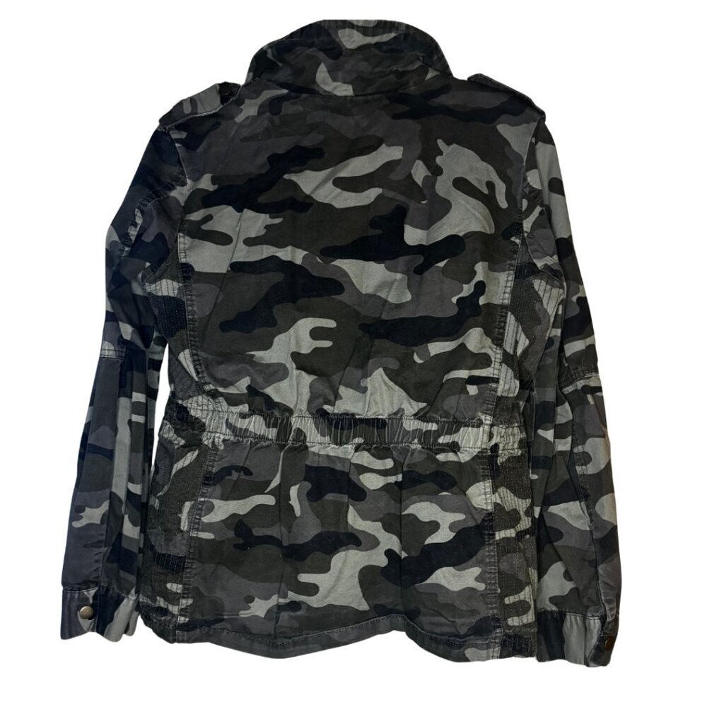 265. Love Tree Green Camo Zip-Up Jacket | Size Large | Casual Lightweight Hoodie - Picture 3 of 6